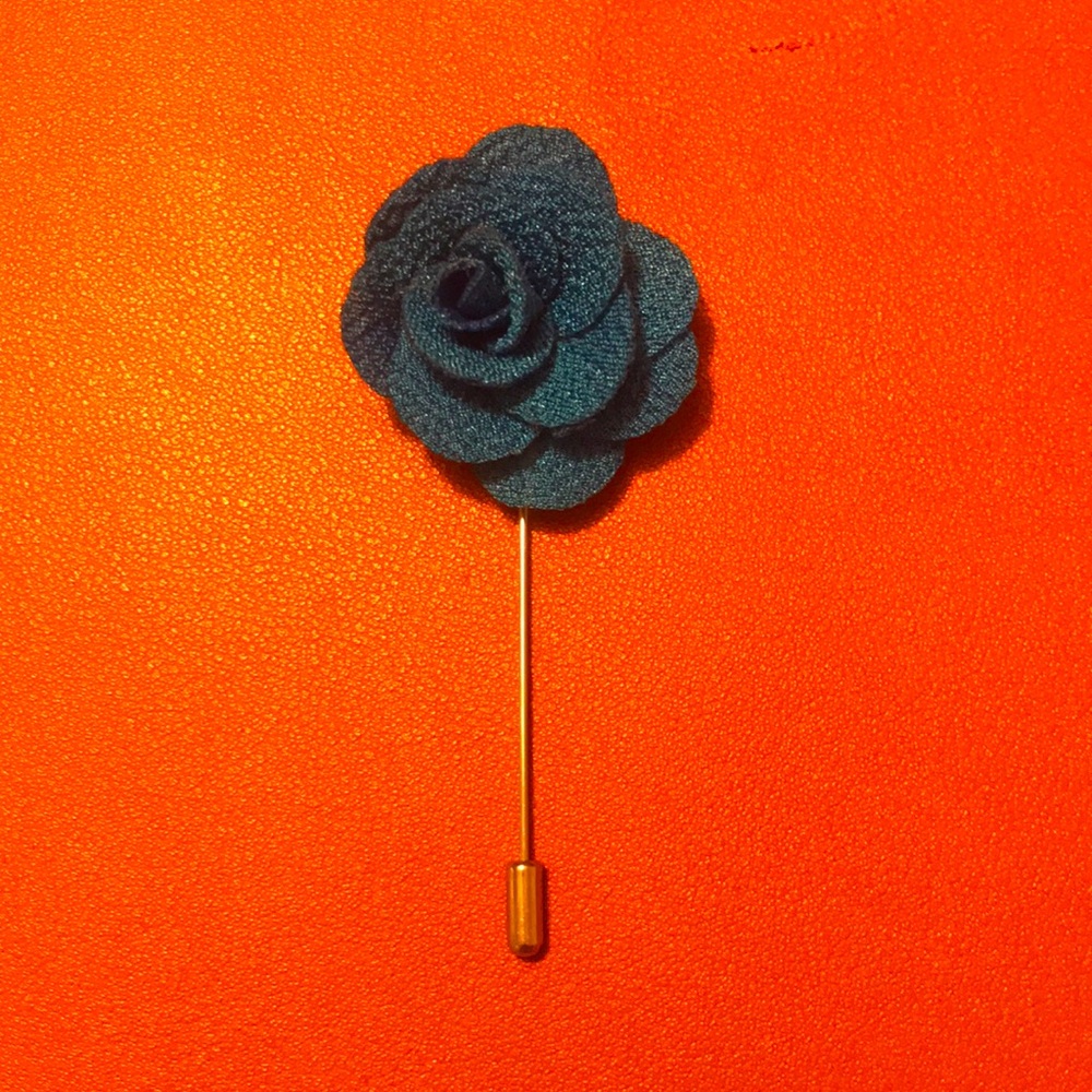 Flower pin